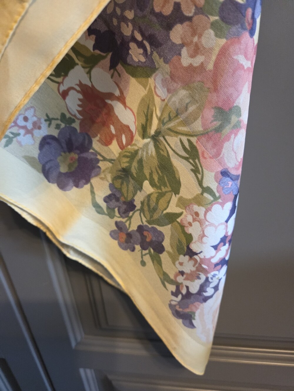 Scarf Italy Poly - Picture 3 of 4